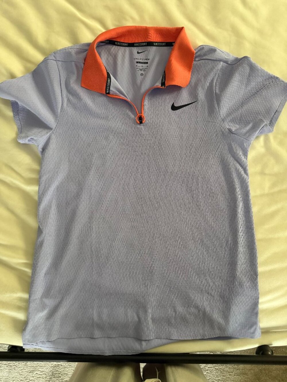 Nike Women's Golf Shirt (size Medium)